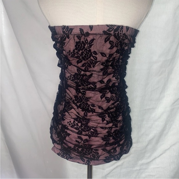 Torrid Lace Overlay Tube Top Pink & Black Ruched Strapless Size 2 (18/20) - Picture 2 of 3
